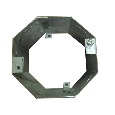 Độ dày 1.60mm Vòng mở rộng hộp vuông với vít cố định Knockouts nhà cung cấp